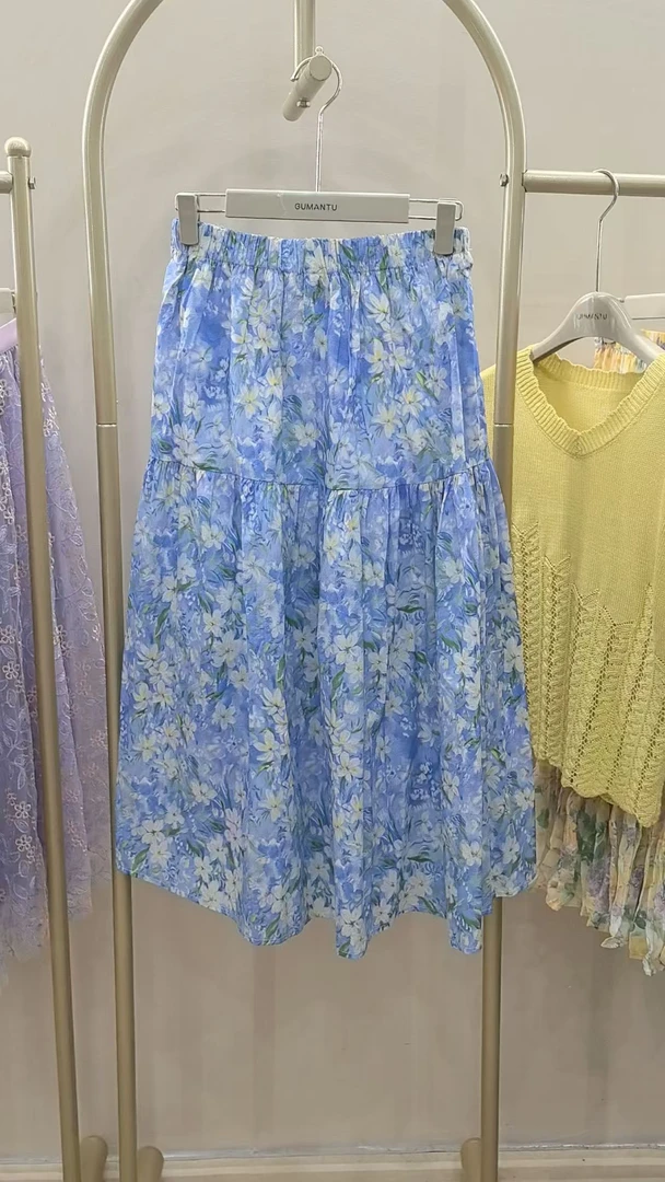 GK093蓝色栀子花印花半身裙