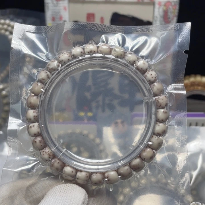 星月菩提吊坠侧留白