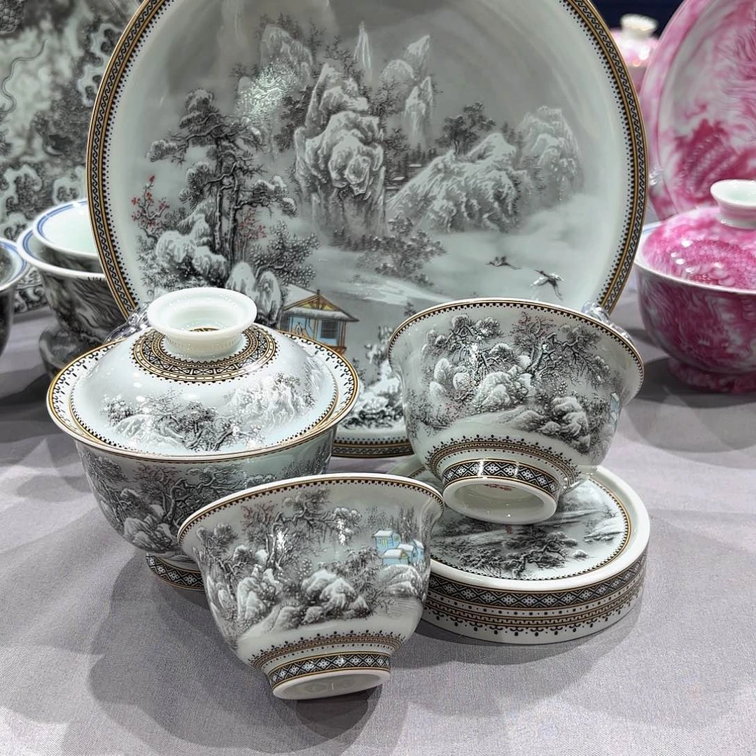 瓷片景德镇瓷器精品陈列