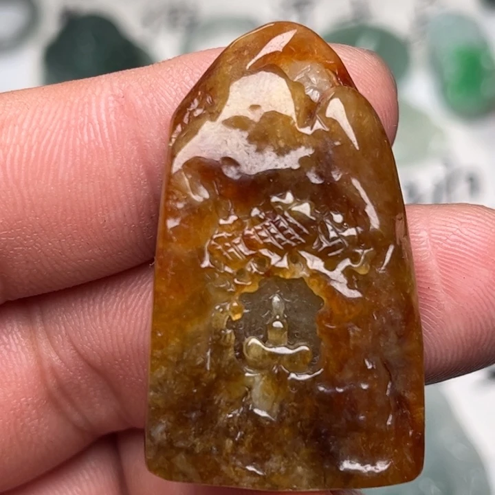 翡翠未镶嵌颈饰悟道