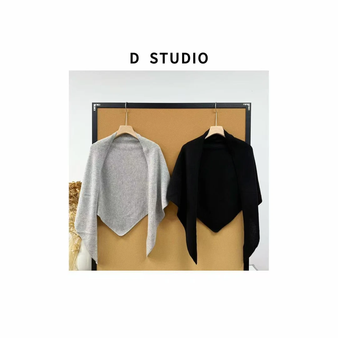 D STUDIO 黑灰两色三角披肩 D3173