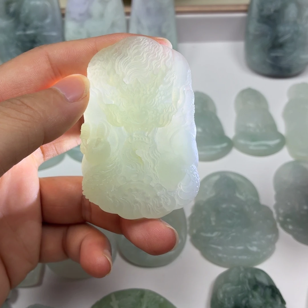 未镶嵌定制翡翠龙牌