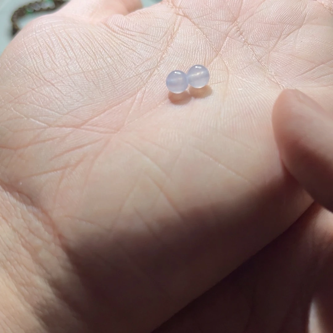 散珠翡翠裸石2颗