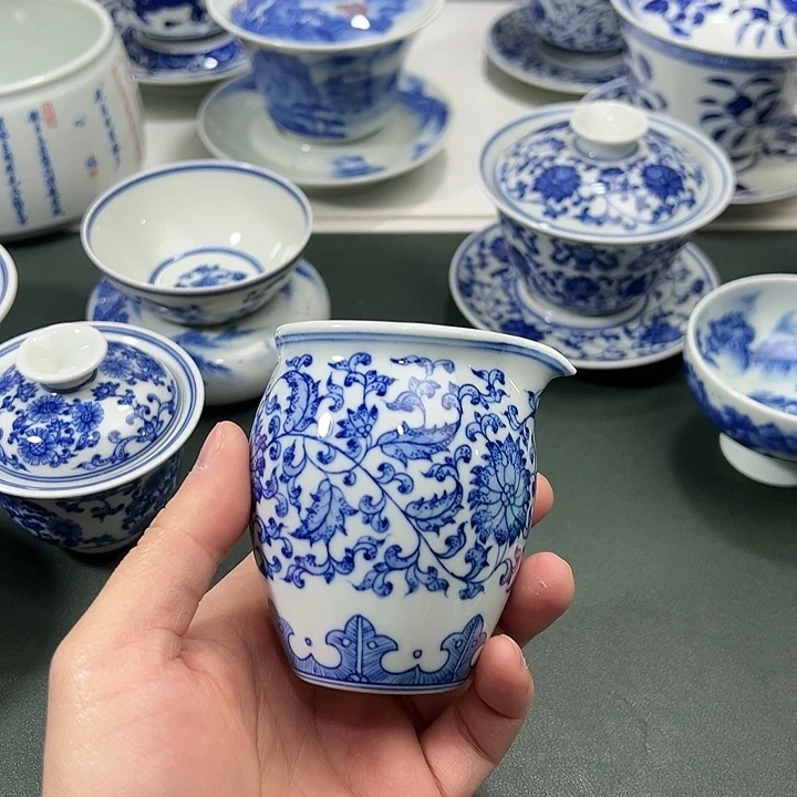 微瑕柴窑点工缠枝花卉公道杯