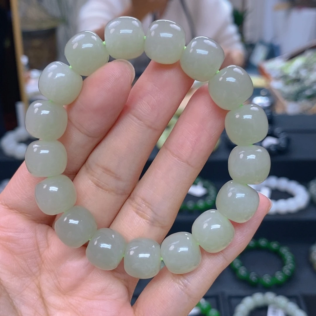 未镶嵌戒指和田玉