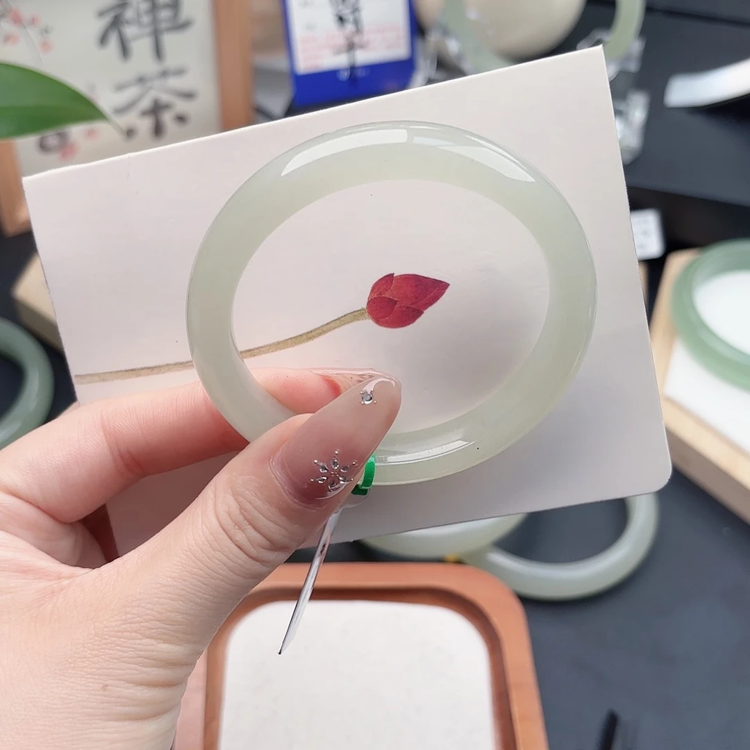 石英质玉未镶嵌手镯