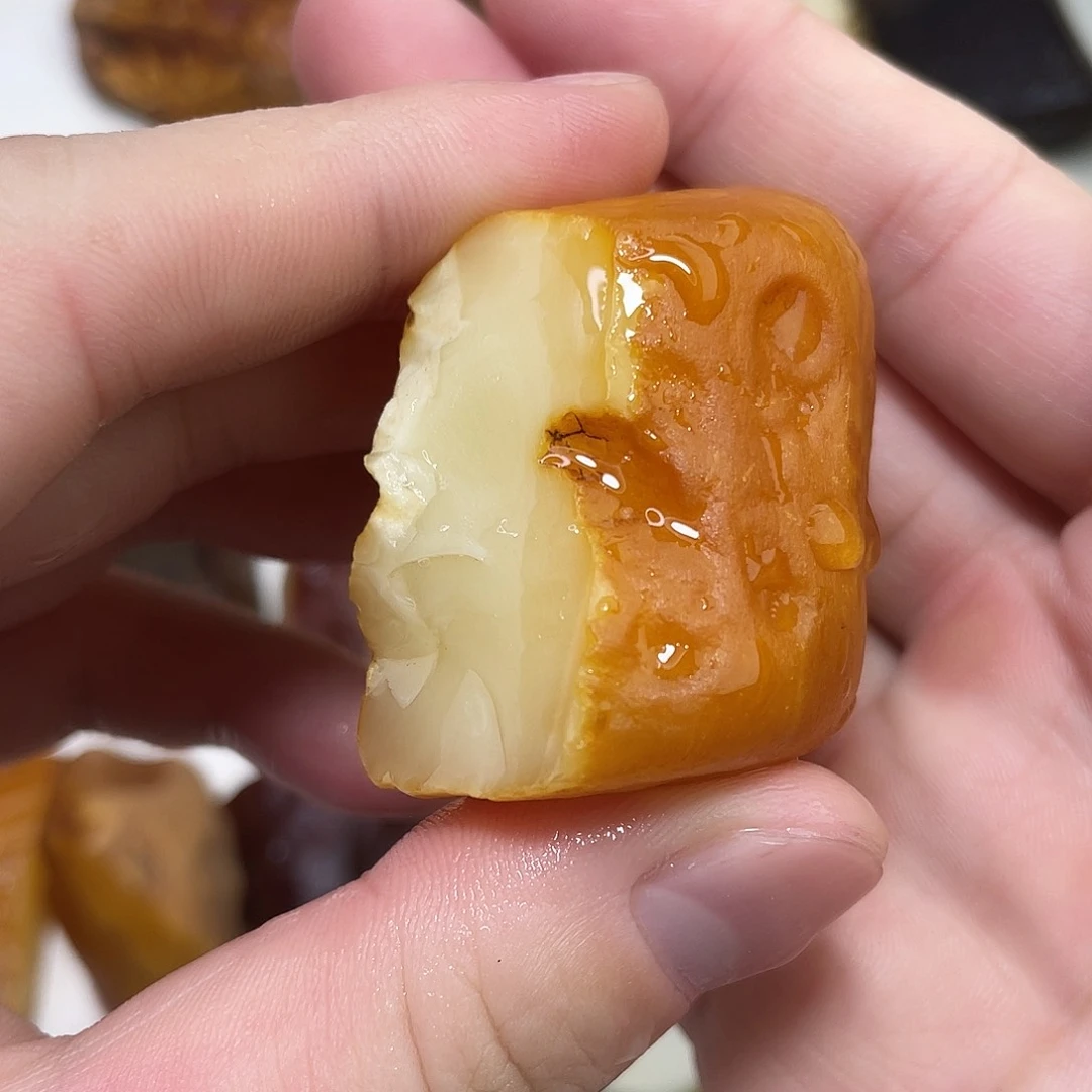 定制琥珀未镶嵌原矿蜜蜡