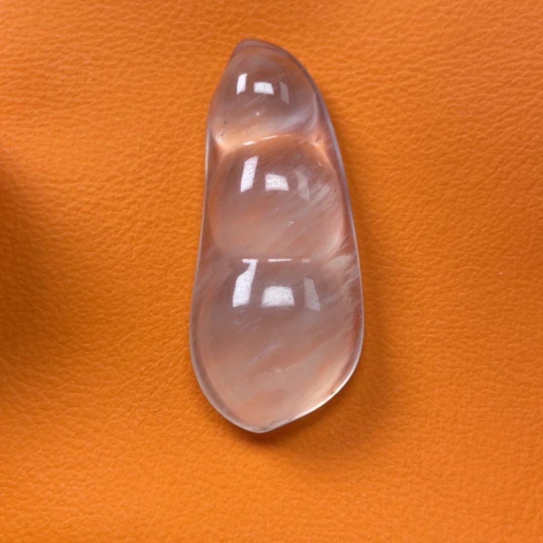 石英质玉未镶嵌颈饰福豆