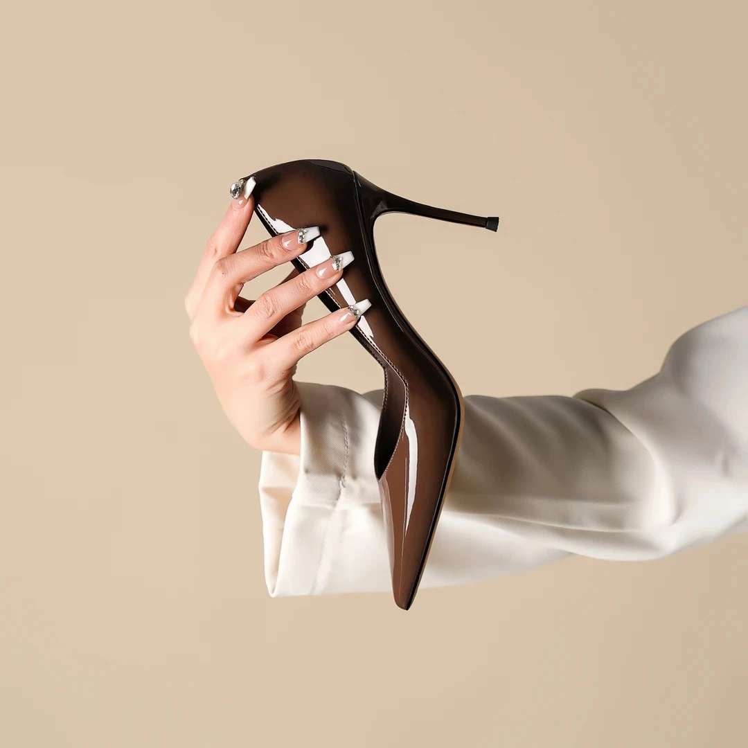 尖头气质高跟鞋女浅口宴会单鞋不累脚细跟漆皮V口性感夜场职业