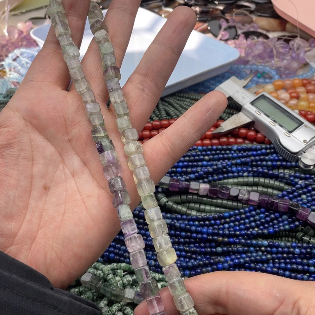 玛瑙/玉髓珠宝半成品未镶嵌一条装7mm浅透绿莹方糖