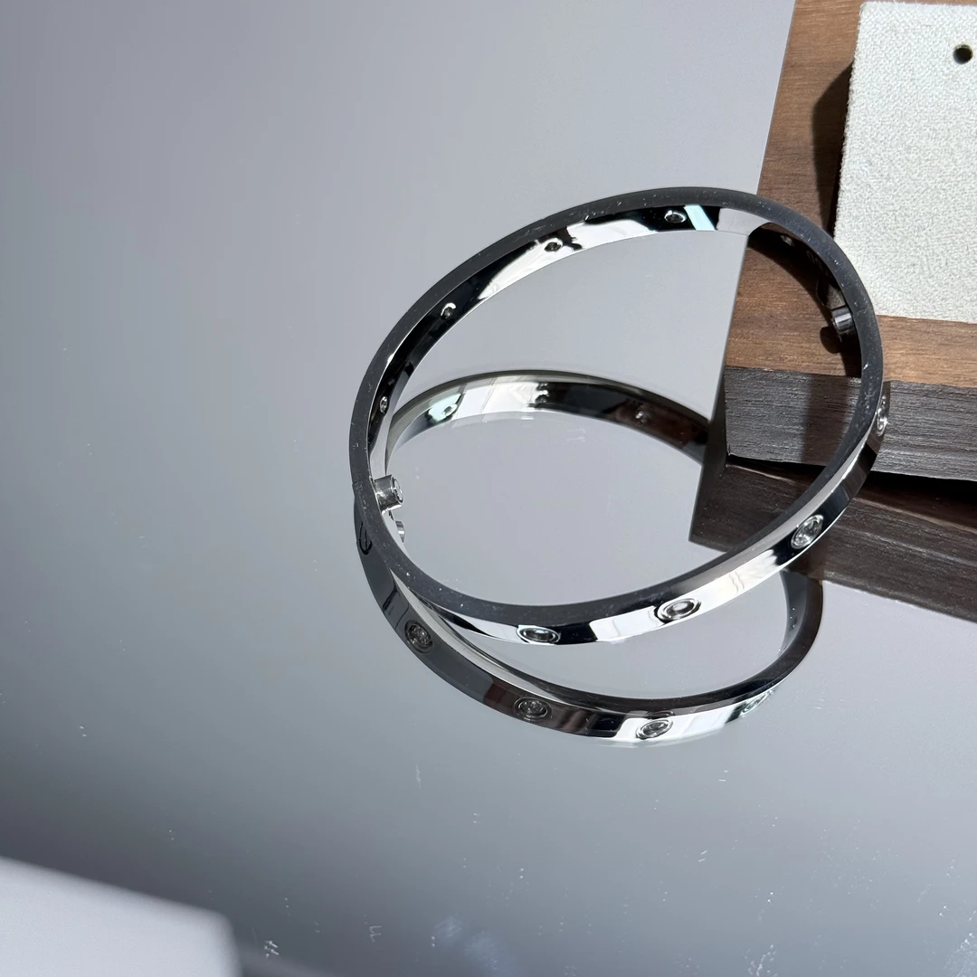 YB028Love经典螺丝刀手镯