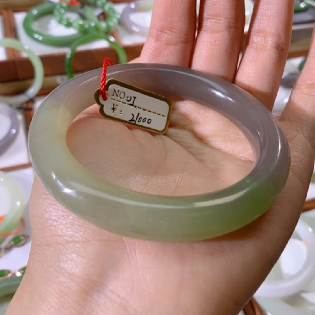 【闪购商品】未镶嵌手镯和田玉