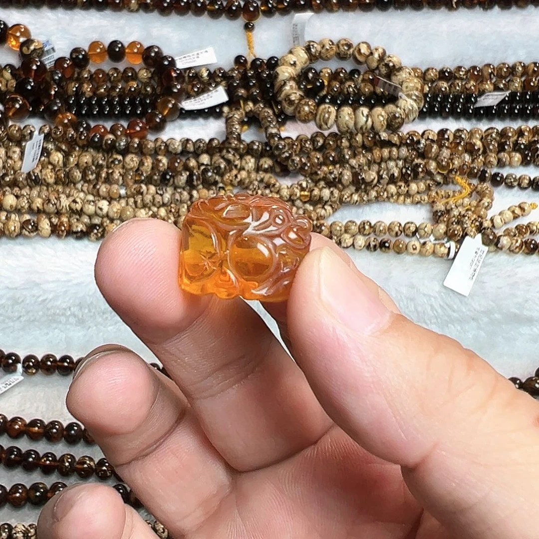 未镶嵌琥珀手链抚顺