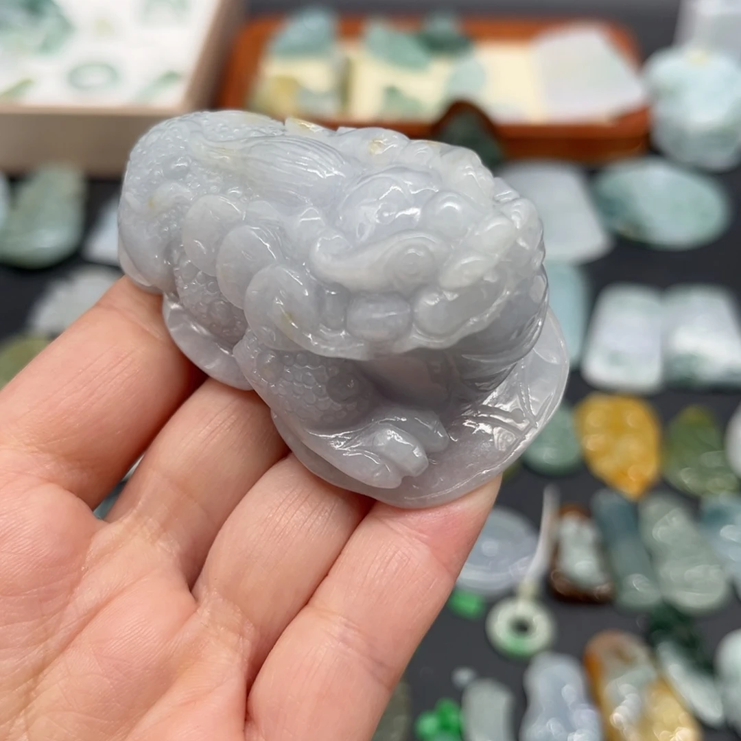 翡翠未镶嵌颈饰金蟾