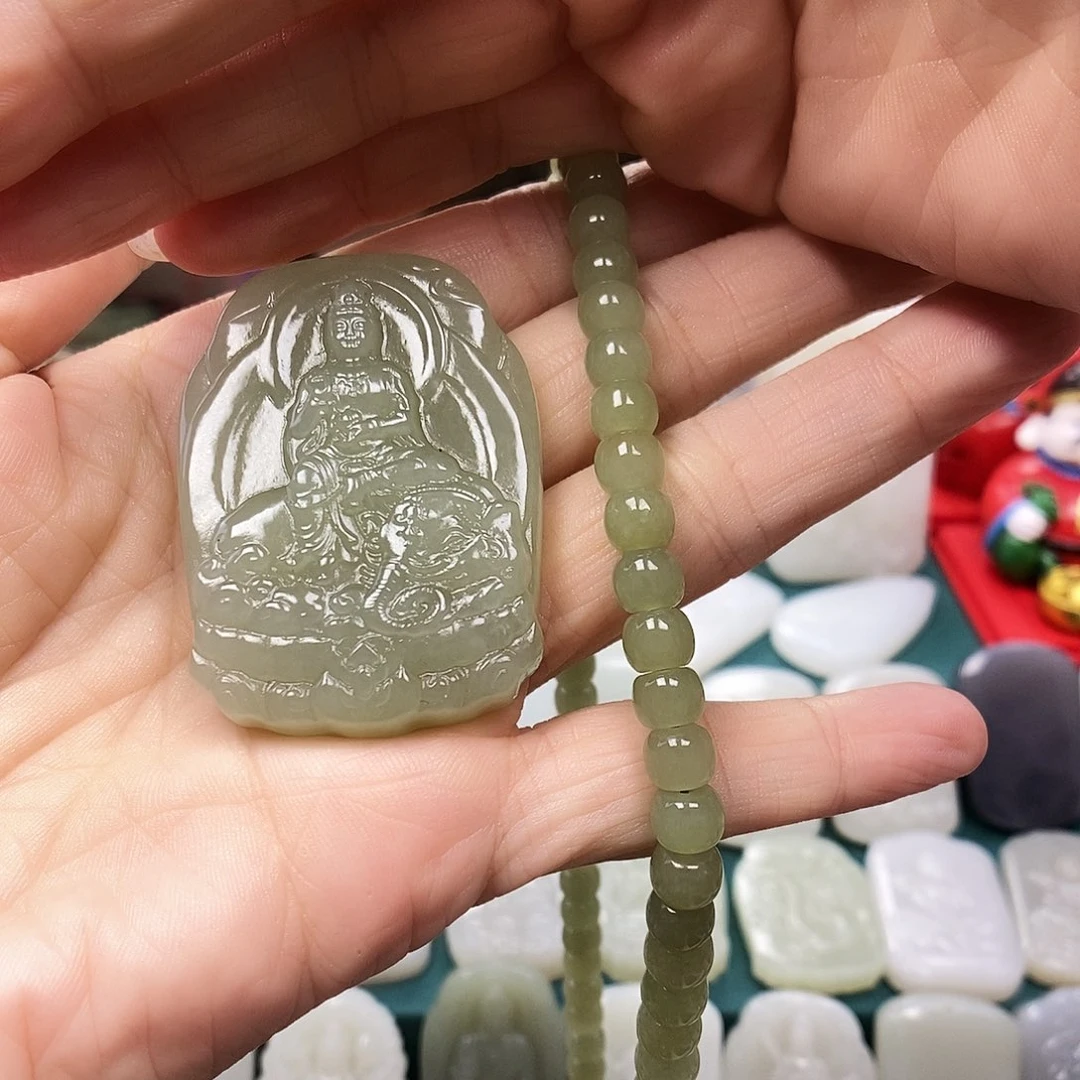 红****和田玉未镶嵌颈饰