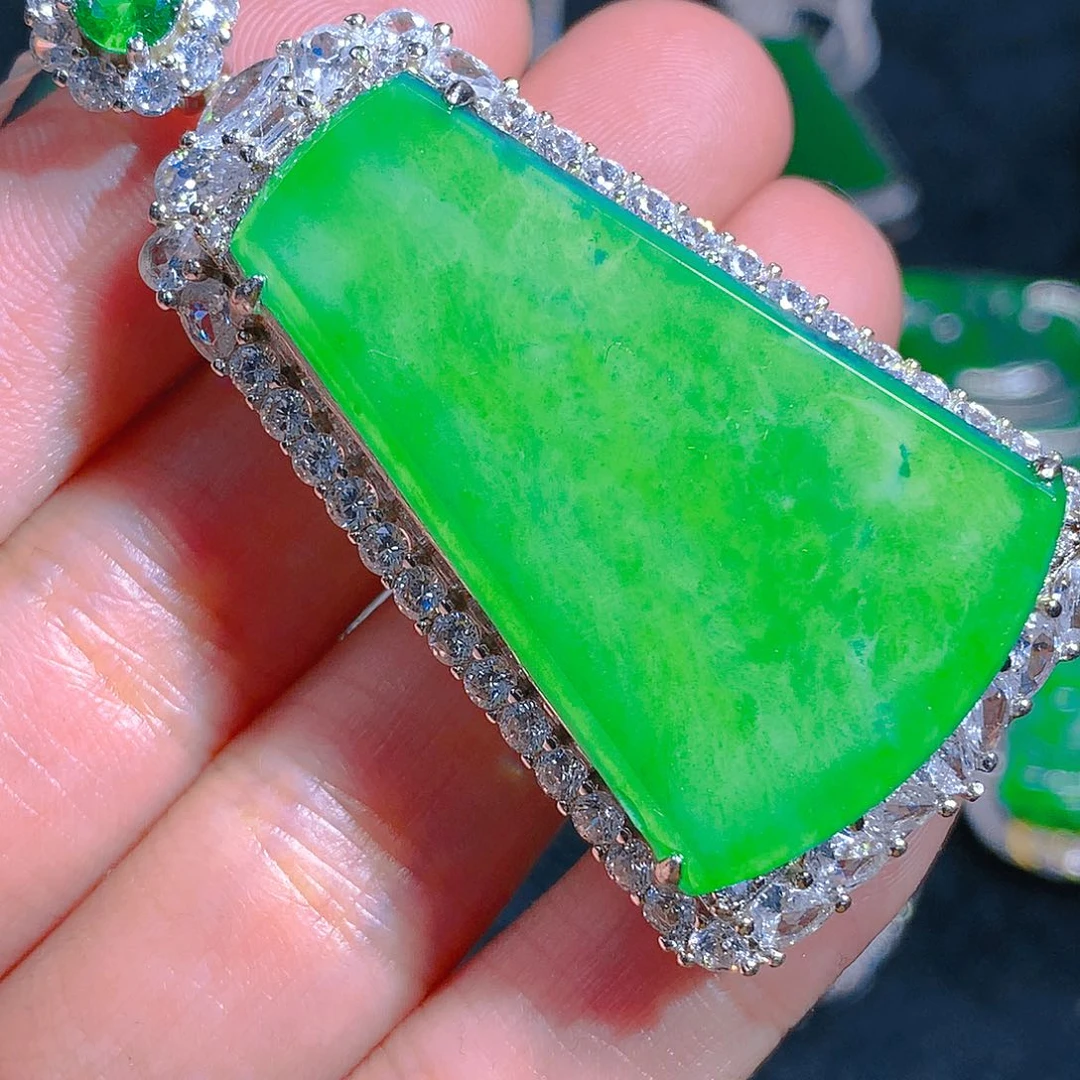 翡翠颈饰银S925镶嵌吊坠