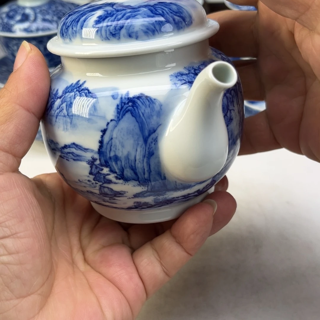 智*海精工山水青花瓷壶