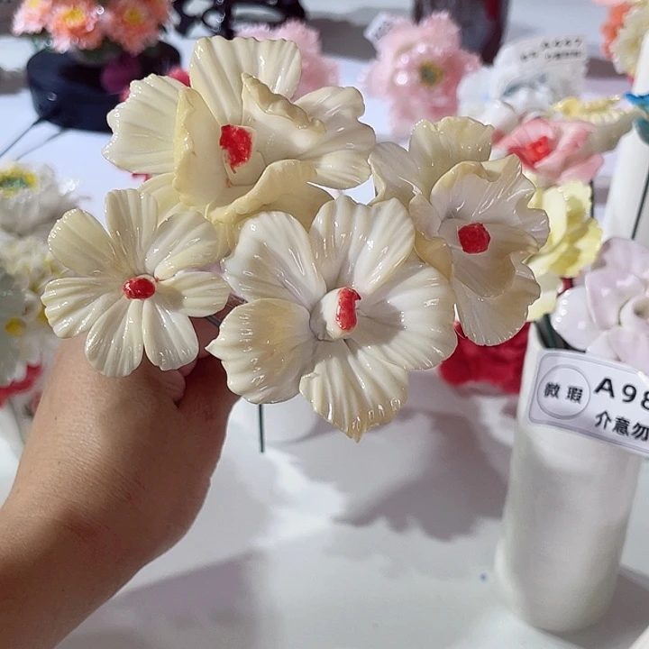 摆件德化工厂陶瓷手工捏花