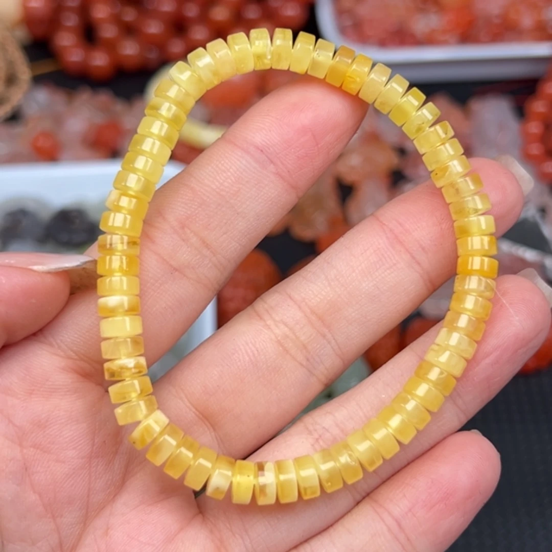 琥珀未镶嵌手链多样性