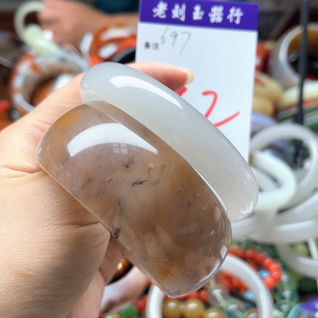 石英质玉手镯未镶嵌