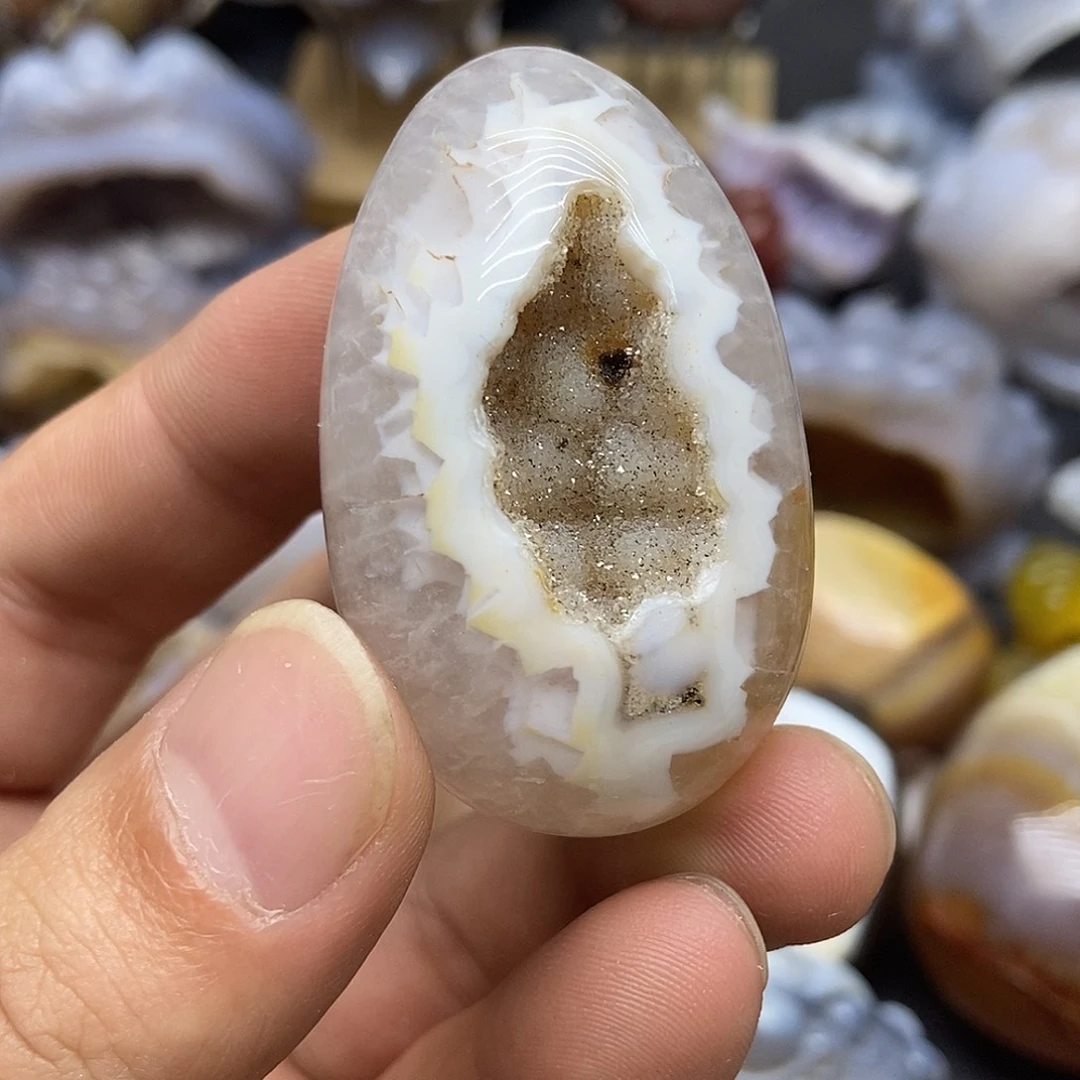 玛瑙/玉髓未镶嵌珠宝奇石