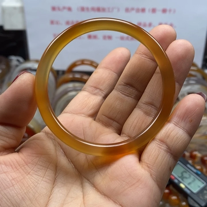 玛瑙/玉髓吊坠未镶嵌治**己