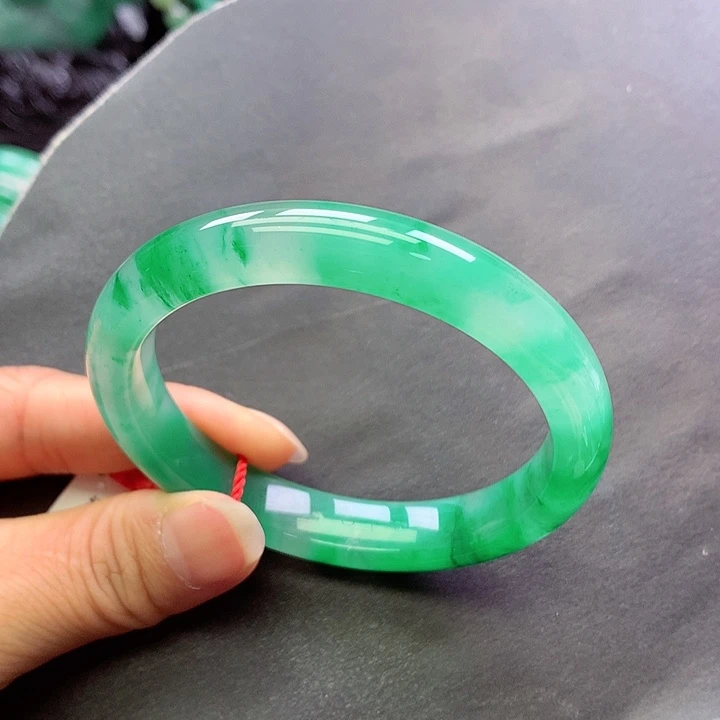 未镶嵌手镯石英质玉