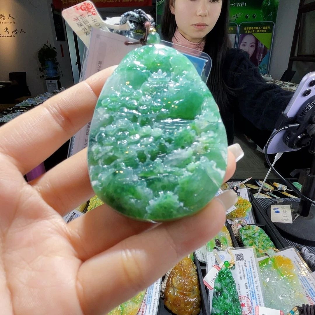 颈饰未镶嵌翡翠一