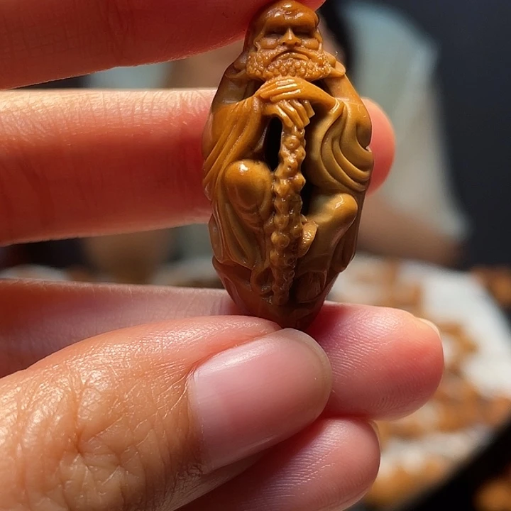 橄榄核吊坠橄榄球