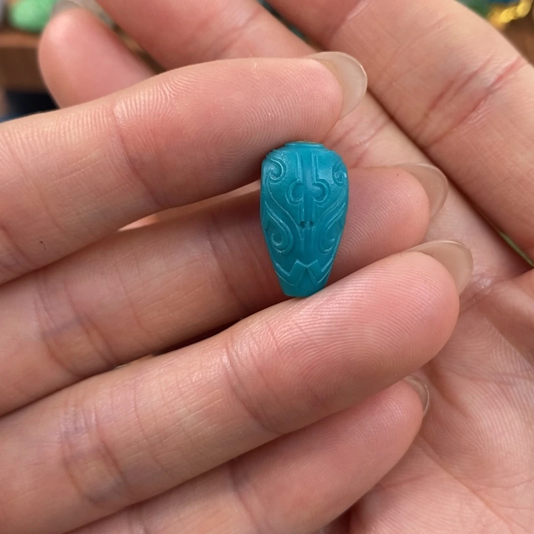 绿松石未镶嵌。博古纹三通