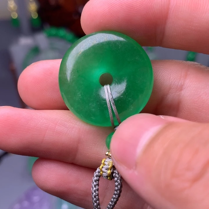 翡翠未镶嵌颈饰吊坠