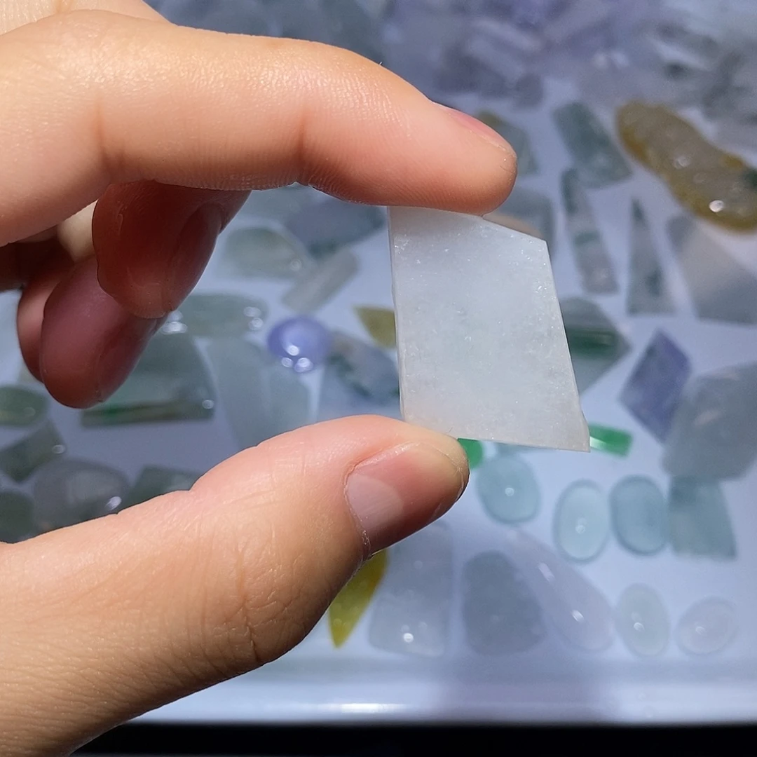 翡翠未镶嵌颈饰66555