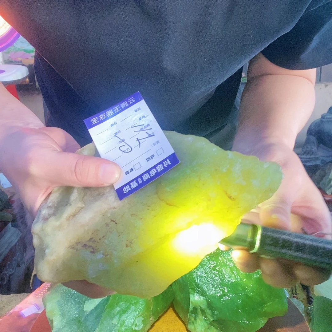 蛇纹石玉未镶嵌珠宝半成品