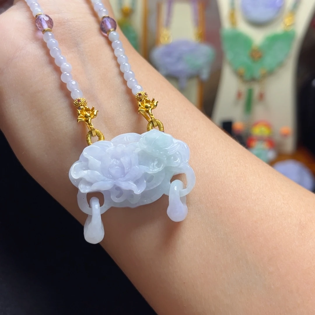 颈饰未镶嵌翡翠莲花