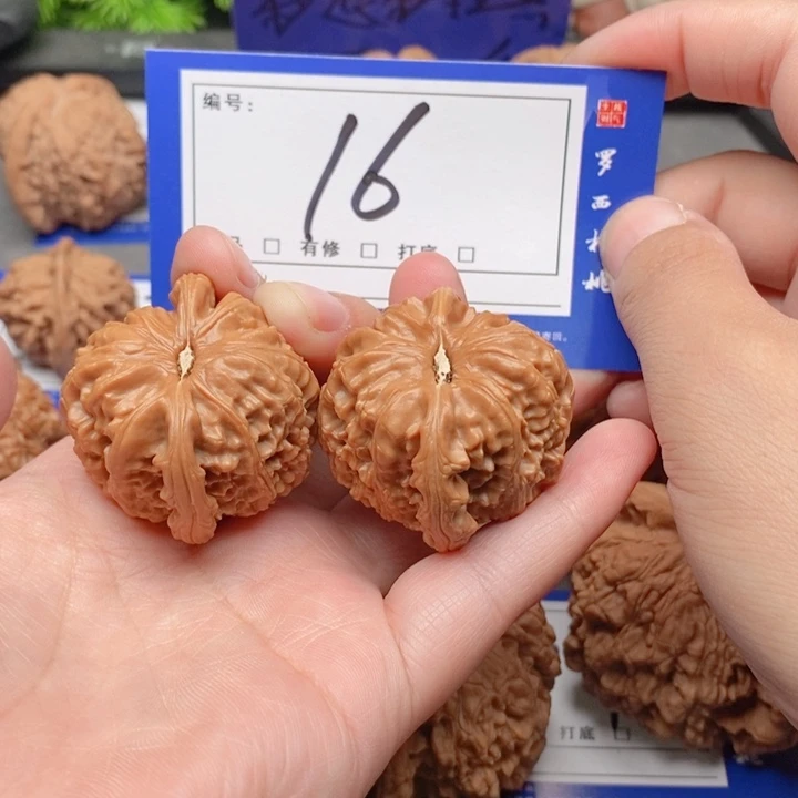 把件桃核路****837白狮子16号牌