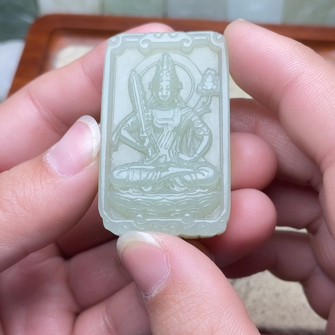 如***意和田玉未镶嵌颈饰