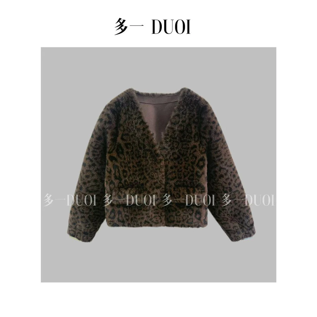 多一“豹富”2024冬季复古时尚V领显瘦单排扣高级感毛毛短外套