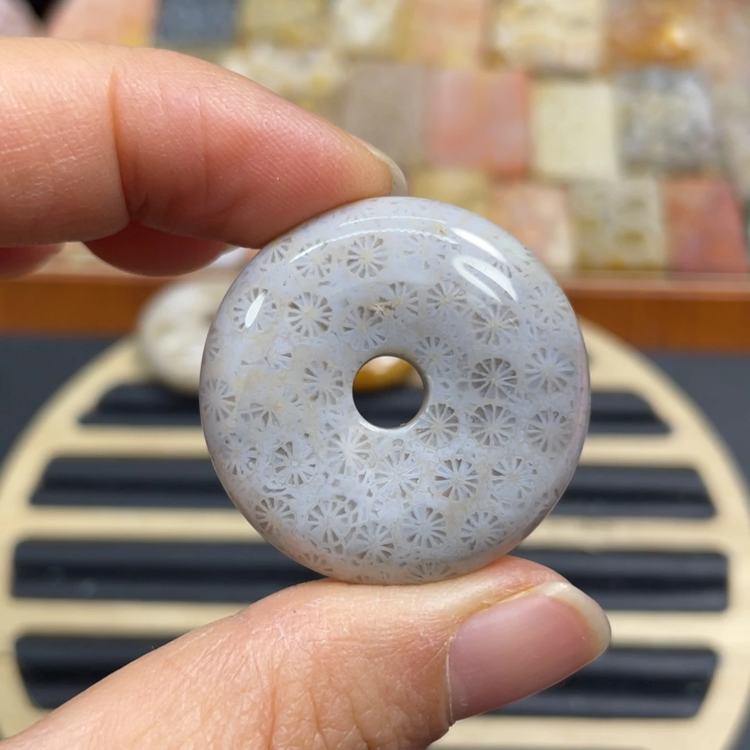 硅化玉未镶嵌颈饰k35