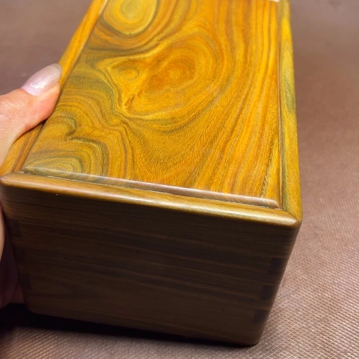 −***−绿檀推拉盒。