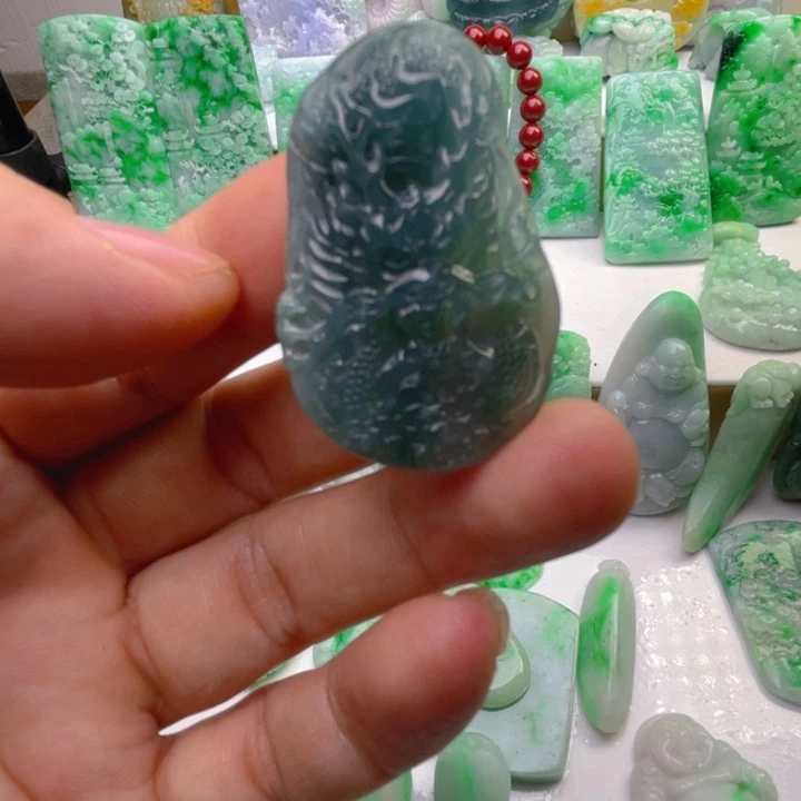 翡翠未镶嵌颈饰翡翠