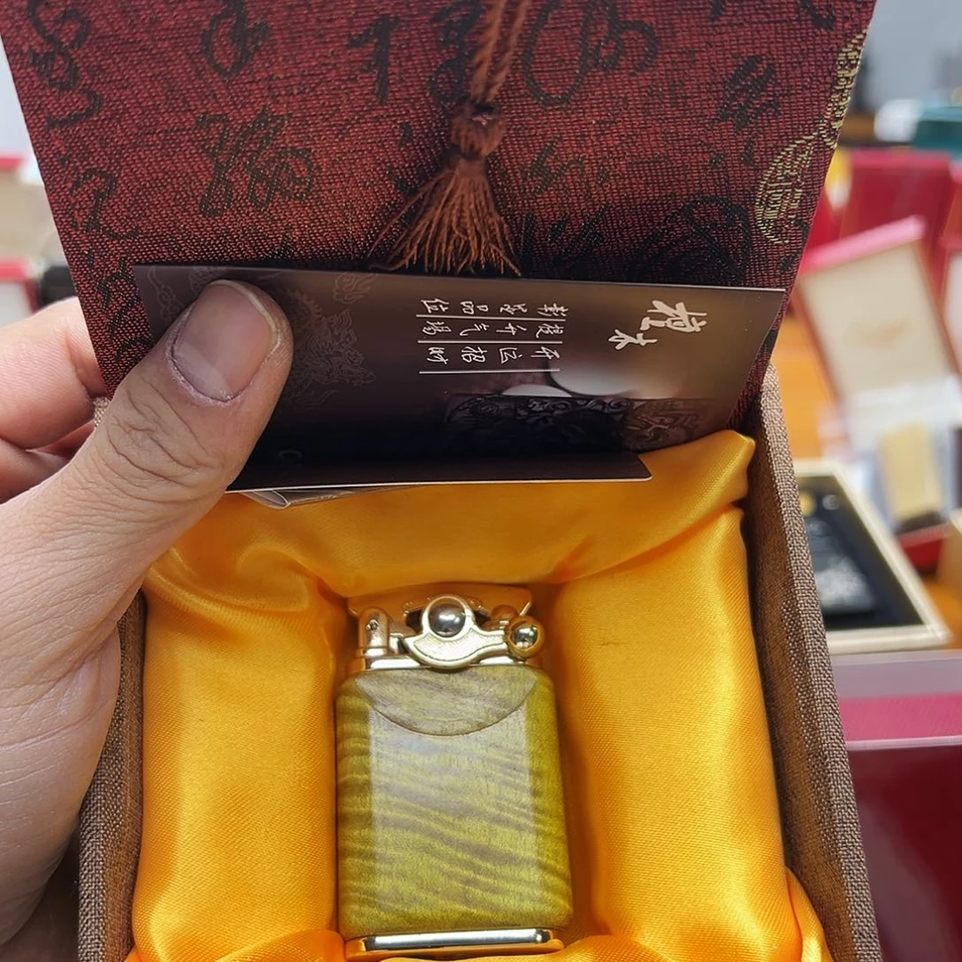 一脚蹬防风机。 金丝檀木