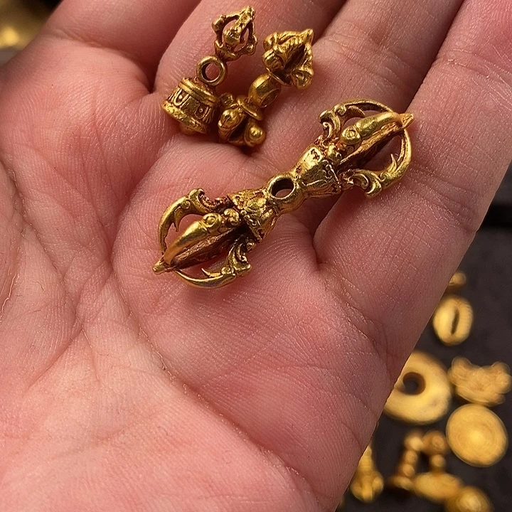 伊***精品小挂件吊坠项链