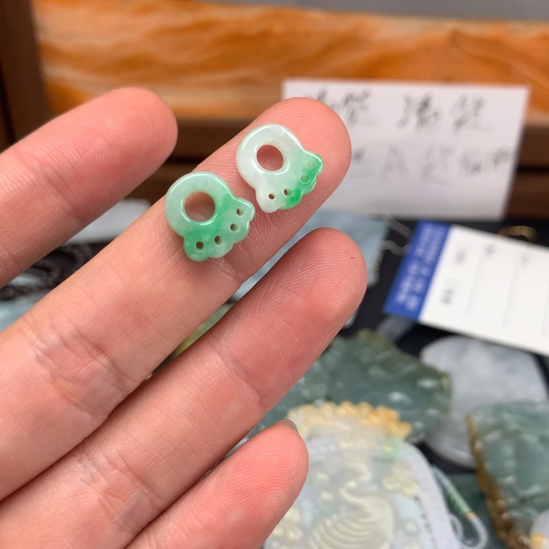 翡翠未镶嵌颈饰福利