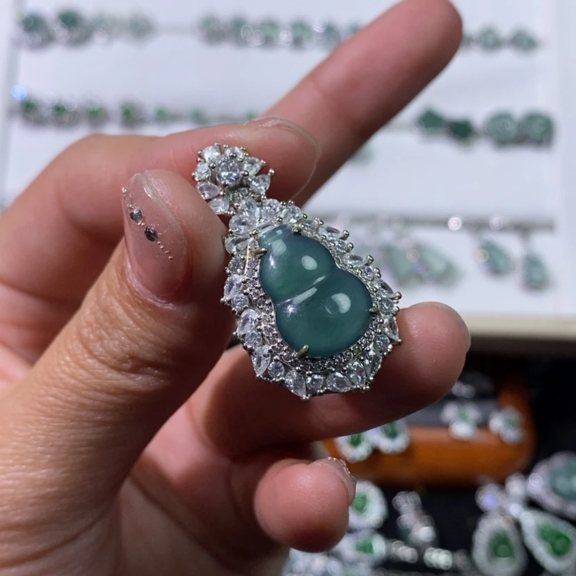 【闪购商品】翡翠颈饰未镶嵌圆***弹天然