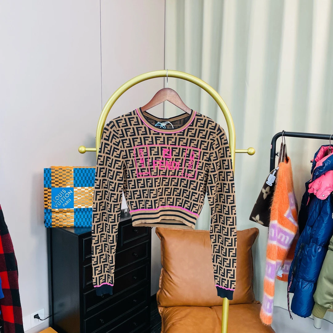 99新 FENDI/芬迪 棕色满印针织卫衣 40码 99新 无配件