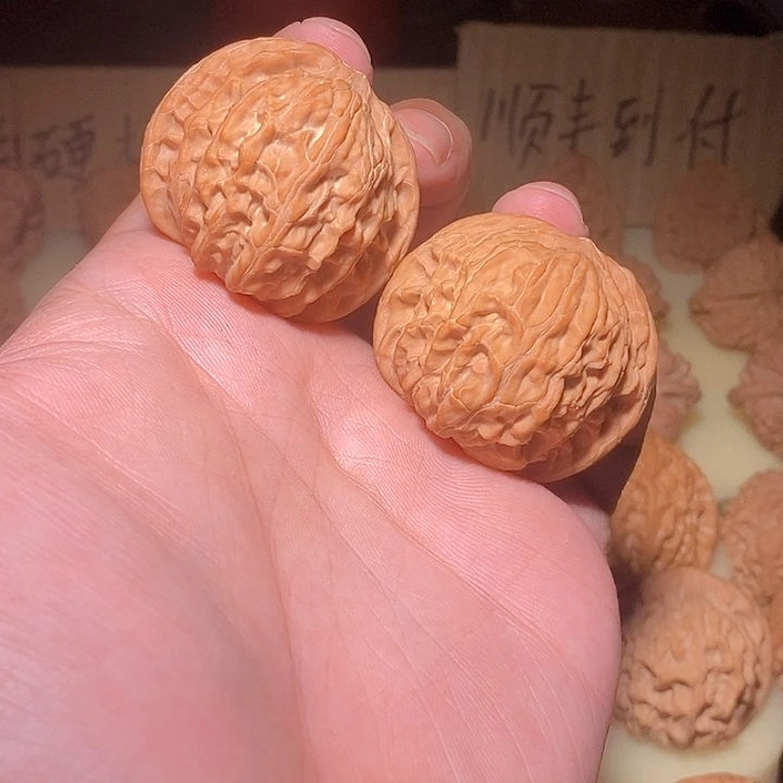 张***e42尺全品无修磨盘文玩核桃
