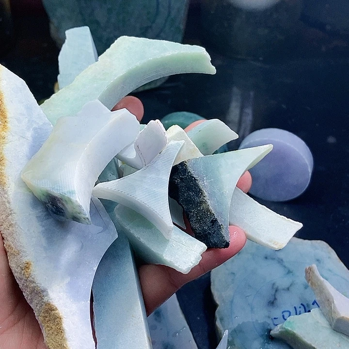 翡翠未镶嵌颈饰毛料45