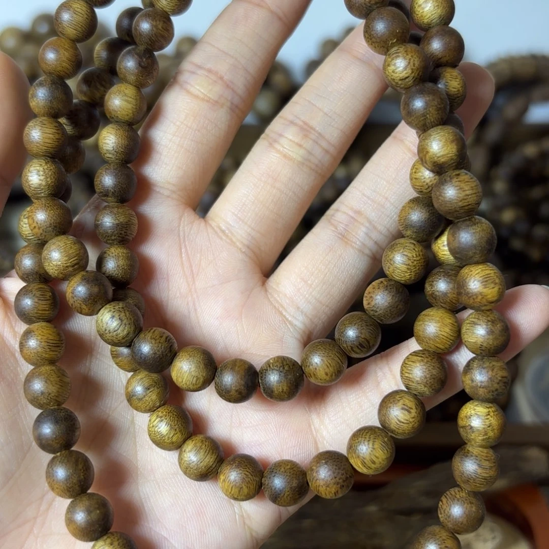 裕***】【艺香阁】海南莺歌绿奇楠0.8mm