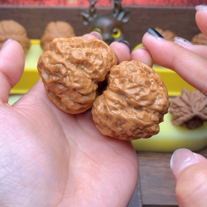 凌***点桃核吊坠41蛙蛙 688