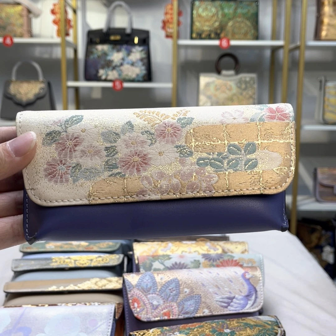 织绣颖新年快乐！蛇年大吉！